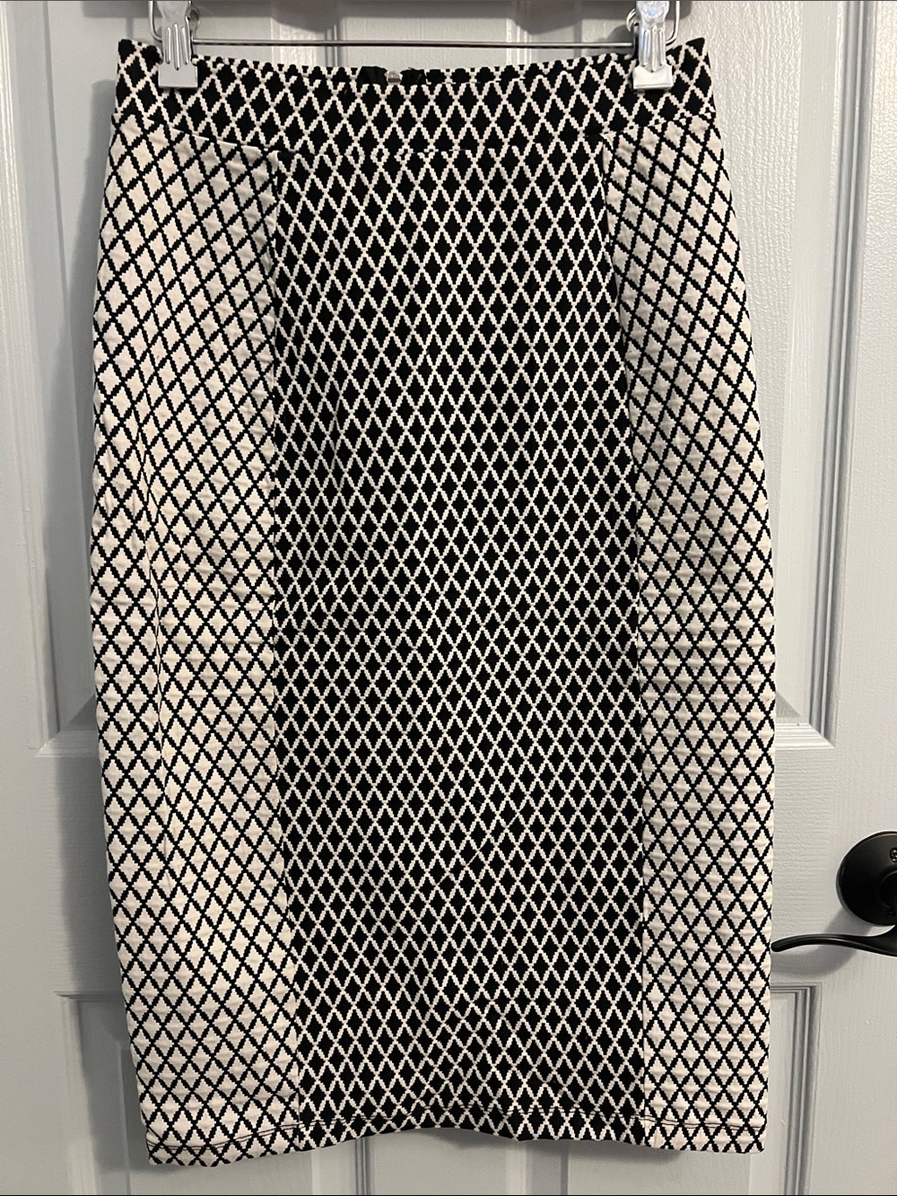 SD Collection Black and White Diamond-Pattern Pencil Skirt